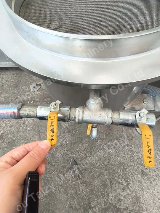 Valve for sucking oil into the drum
