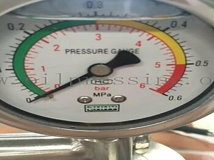 pressure gauge