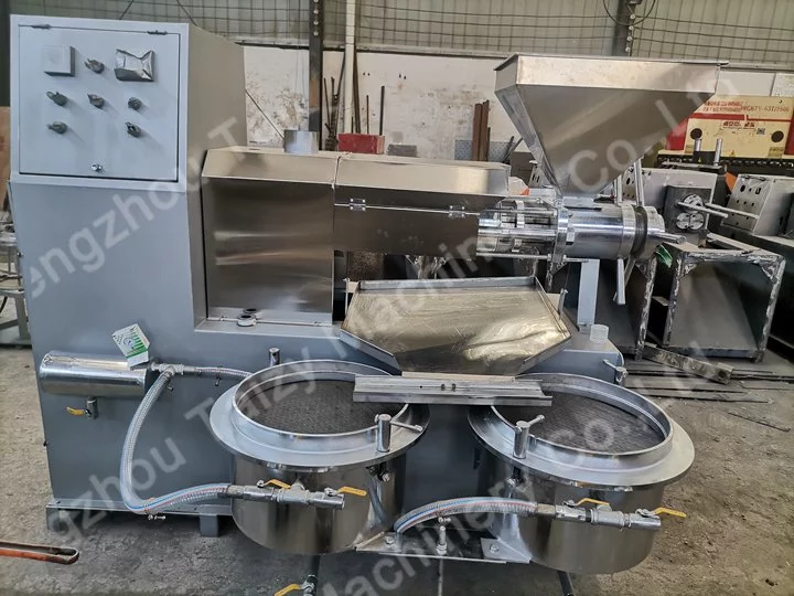Screw press oil extraction