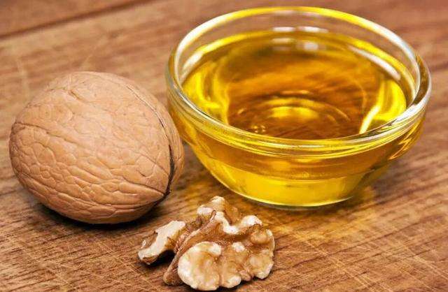 walnut and cold pressed walnut oil