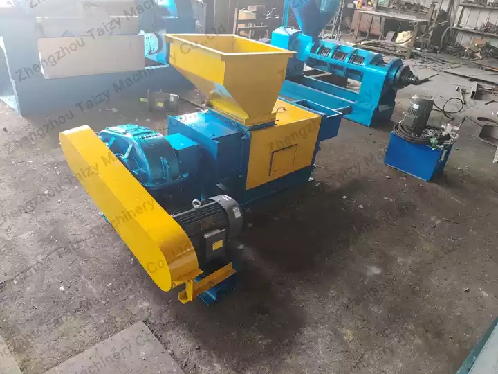 Customized palm fruit extractor