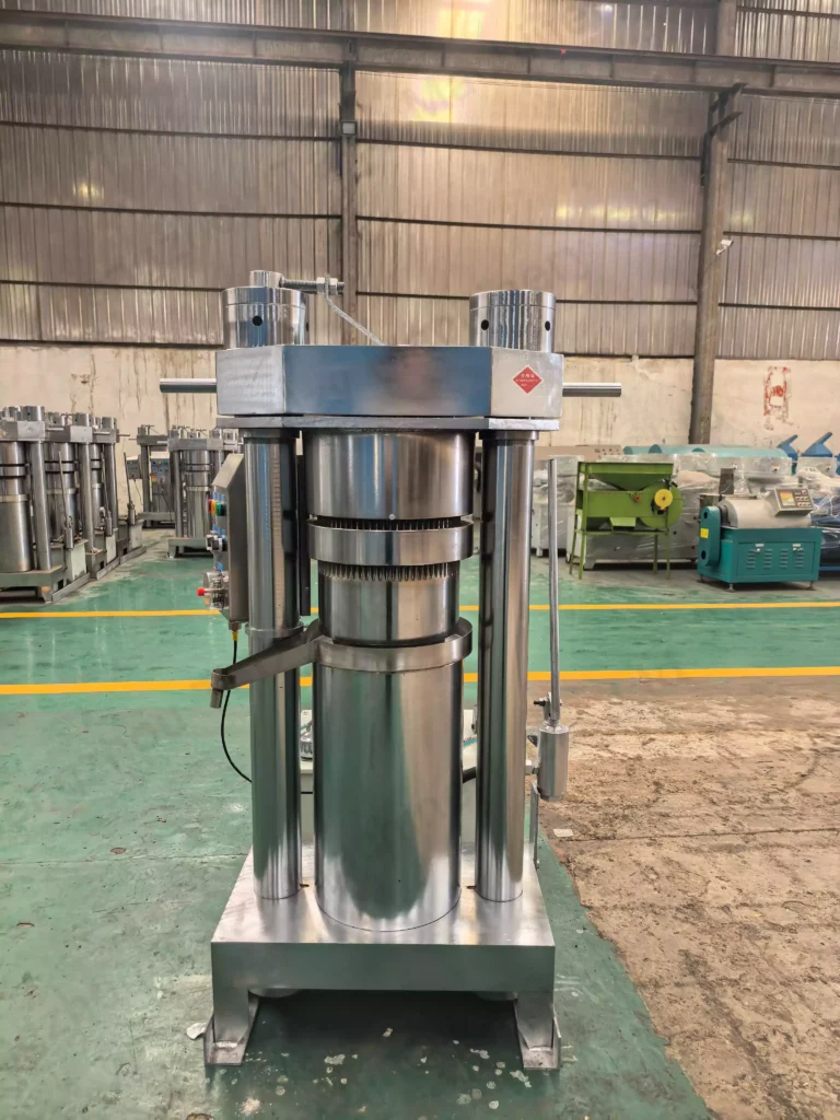 Hydraulic oil extraction machine