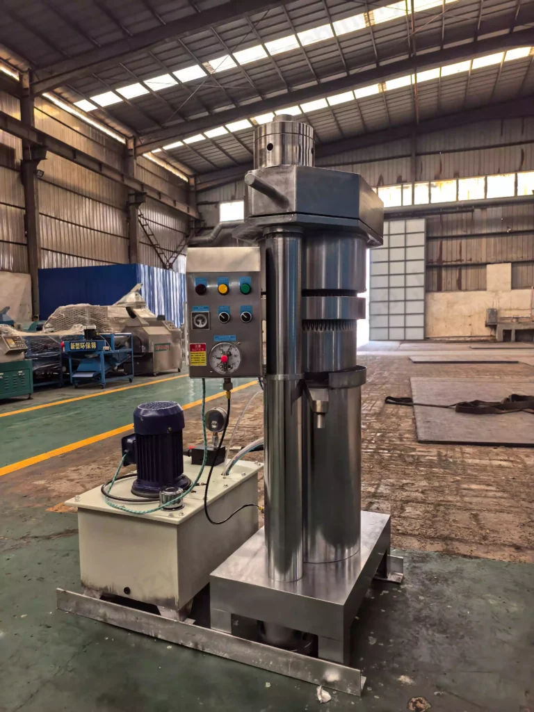 Hydraulic oil extractor