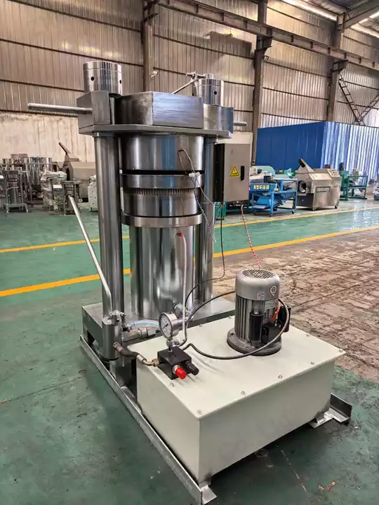 Our Hydraulic Oil Press Enabled An Omani Client To Produce Premium Flaxseed Oil 4 Hydraulic oil press