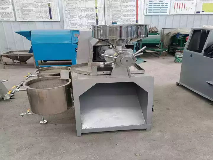 How Did A Screw Oil Press Machine Help A Kosovo Oil Business Increase Profit? 2 Oil press machine for small business