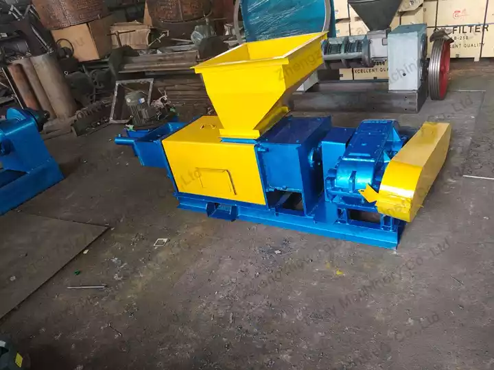 How A Palm Oil Press Machine Helped A Brazilian Processor Increase Oil Production? 4 Crude palm fruit oil extraction press for palm plantation