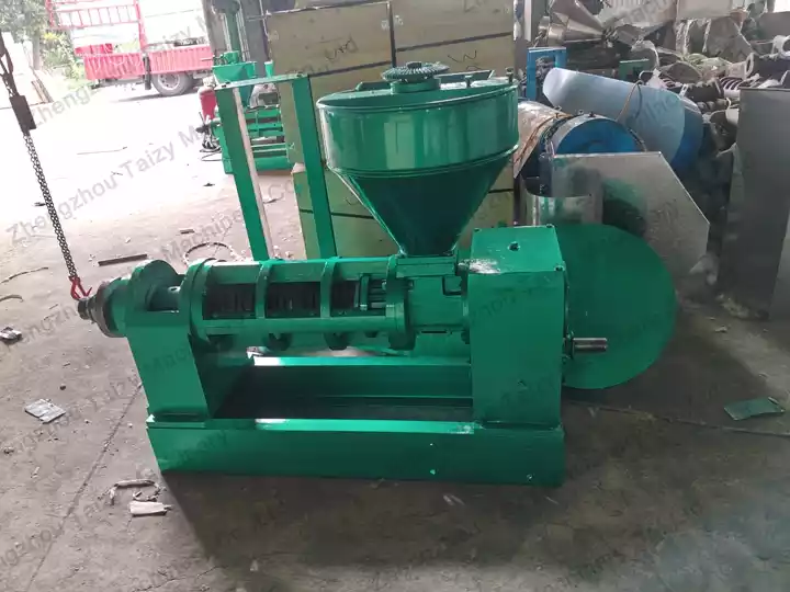 How A Palm Oil Press Machine Helped A Brazilian Processor Increase Oil Production? 3 Palm kernel oil extraction squeezing machine