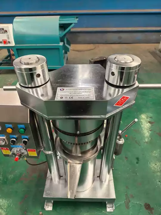 How A Congo Customer Expanded Peanut Processing With A Hydraulic Oil Press? 4 High oil yield hydraulic peanut oil press dr congo