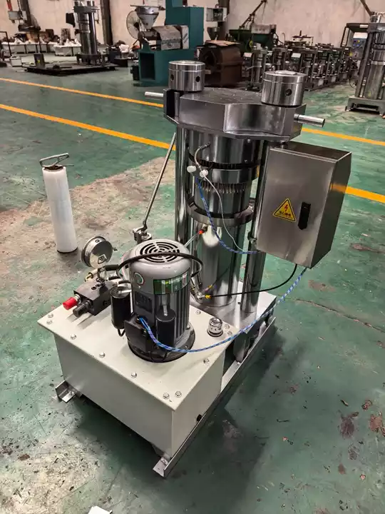 How A Congo Customer Expanded Peanut Processing With A Hydraulic Oil Press? 2 Hydraulic oil press machine for congo edible oil factory