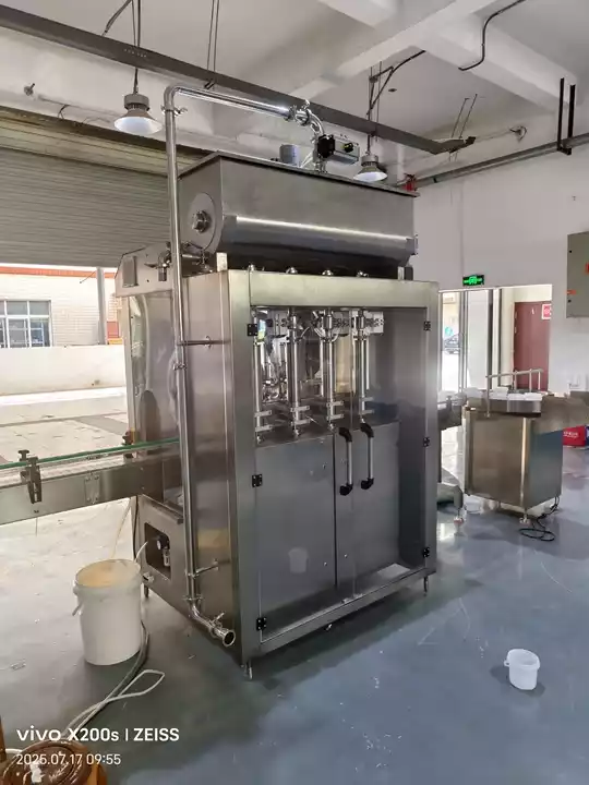 Peanut oil filling machine