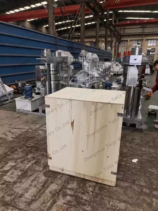 Why Did A Colombian Customer Choose Our Hydraulic Oil Press? 9 Hydraulic press for cocoa bean butter